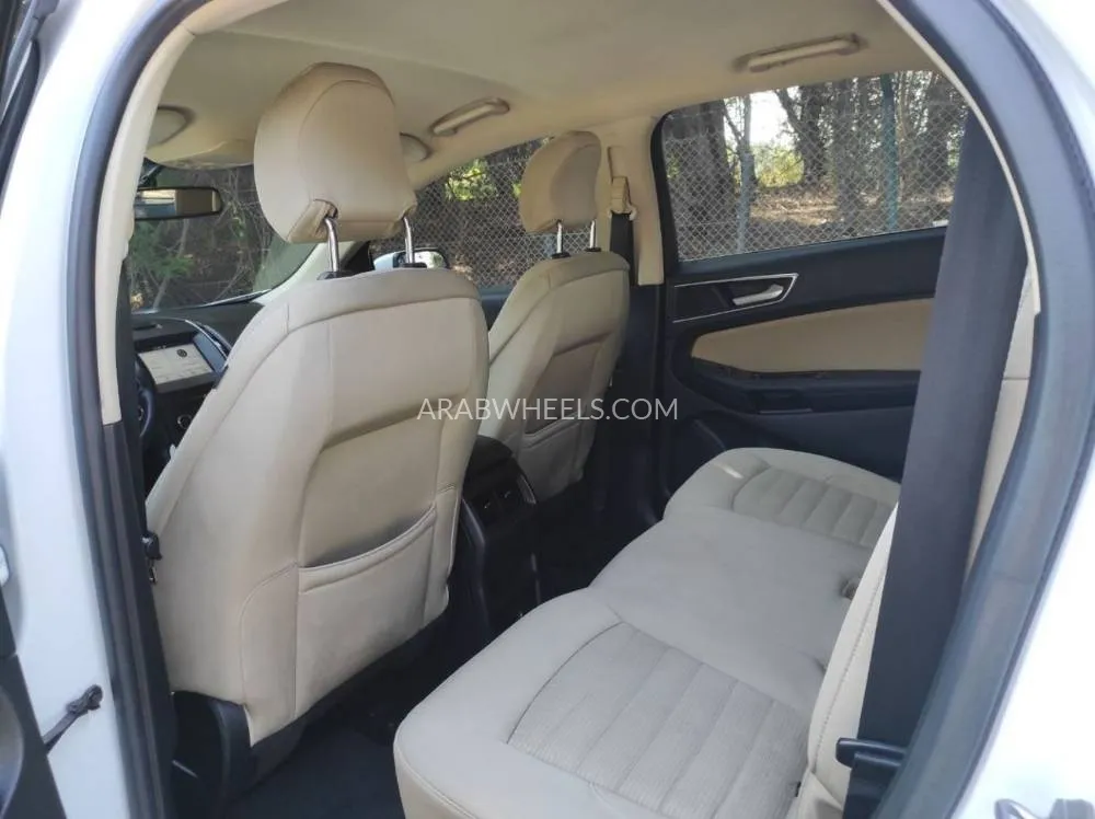 Ford Edge 2017 for Sale in Sharjah Image-5
