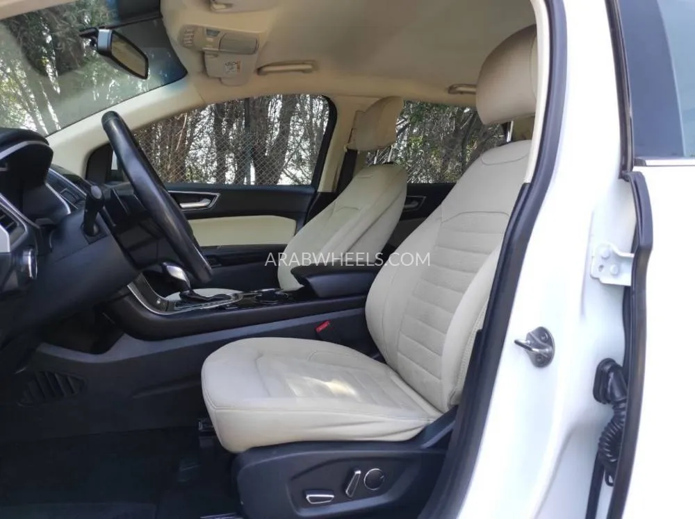 Ford Edge 2017 for Sale in Sharjah Image-9