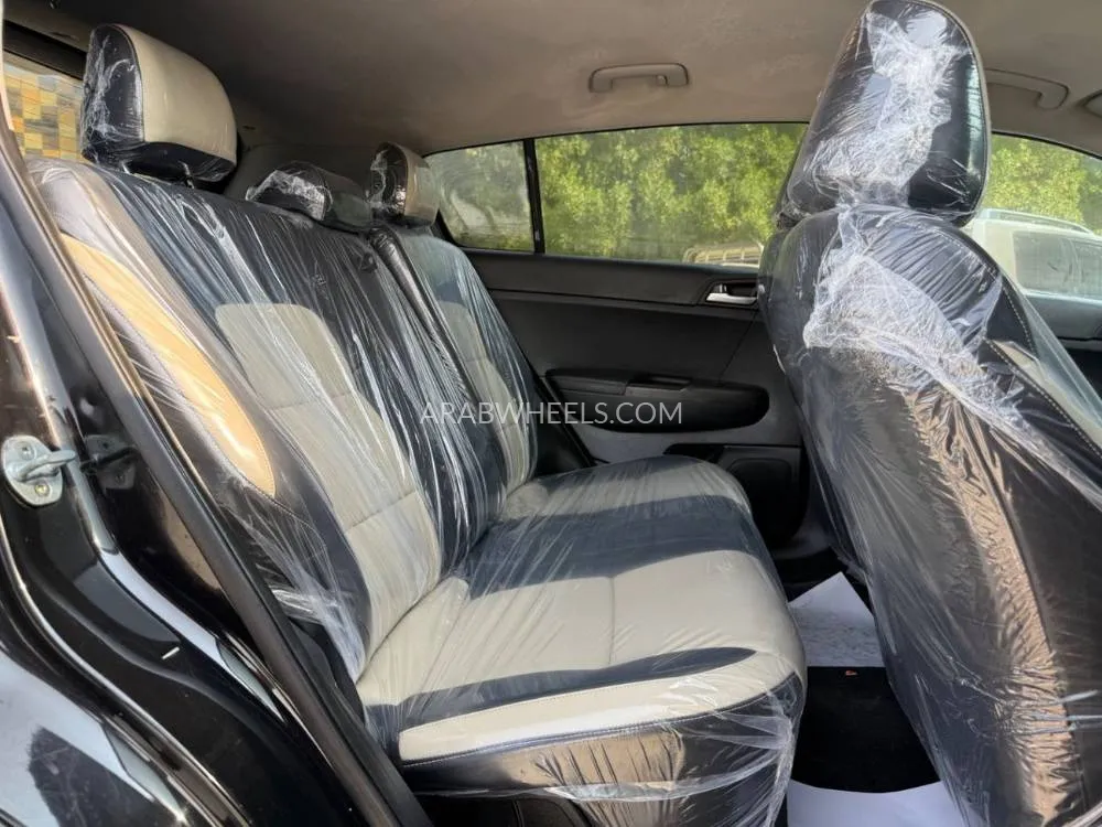 Kia Sportage 2017 for Sale in Sharjah Image-17