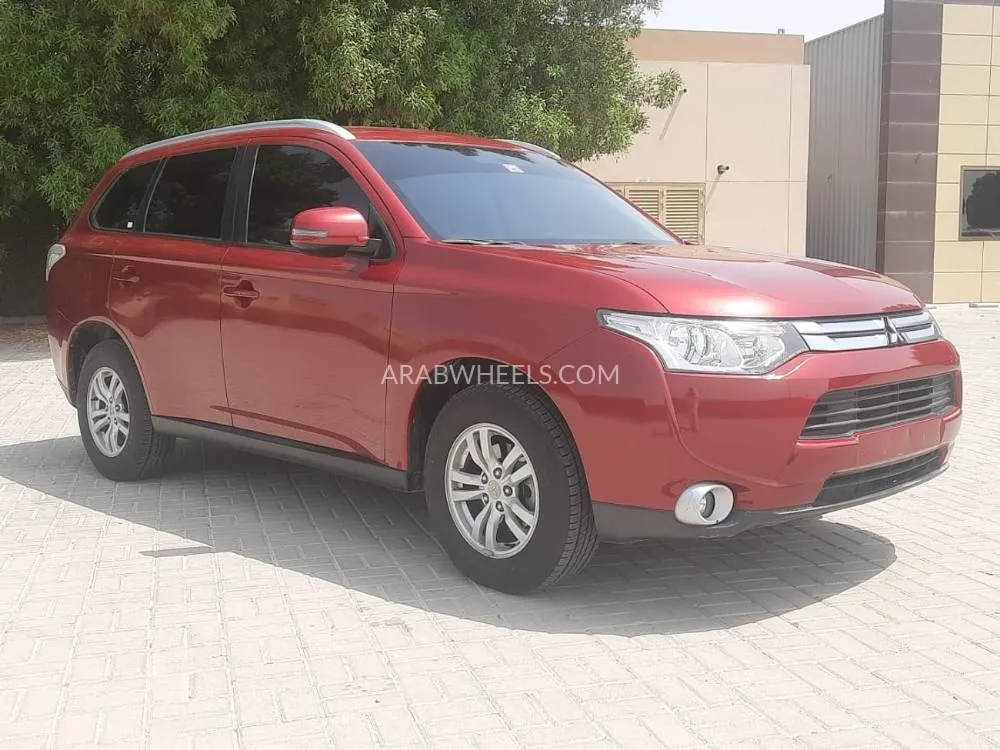 ميتسوبيشي أوتلاندر 2015 for Sale in الشارقة Image-3