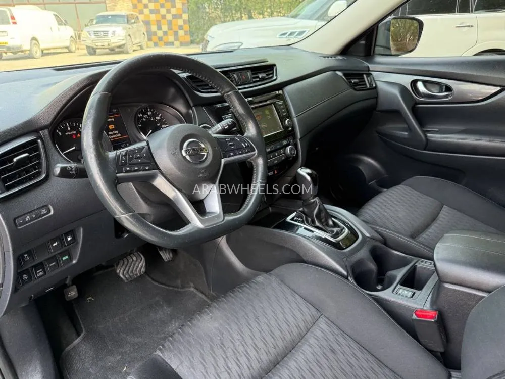 Nissan Rogue 2018 for Sale in Sharjah Image-16