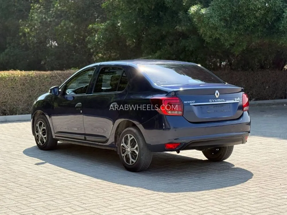 Renault Symbol 2020 for Sale in Sharjah Image-5