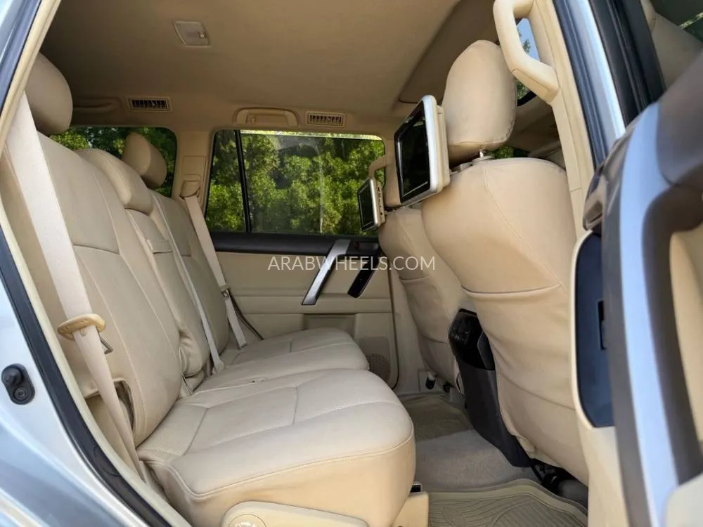 Toyota Land Cruiser Prado 2016 for Sale in Sharjah Image-11