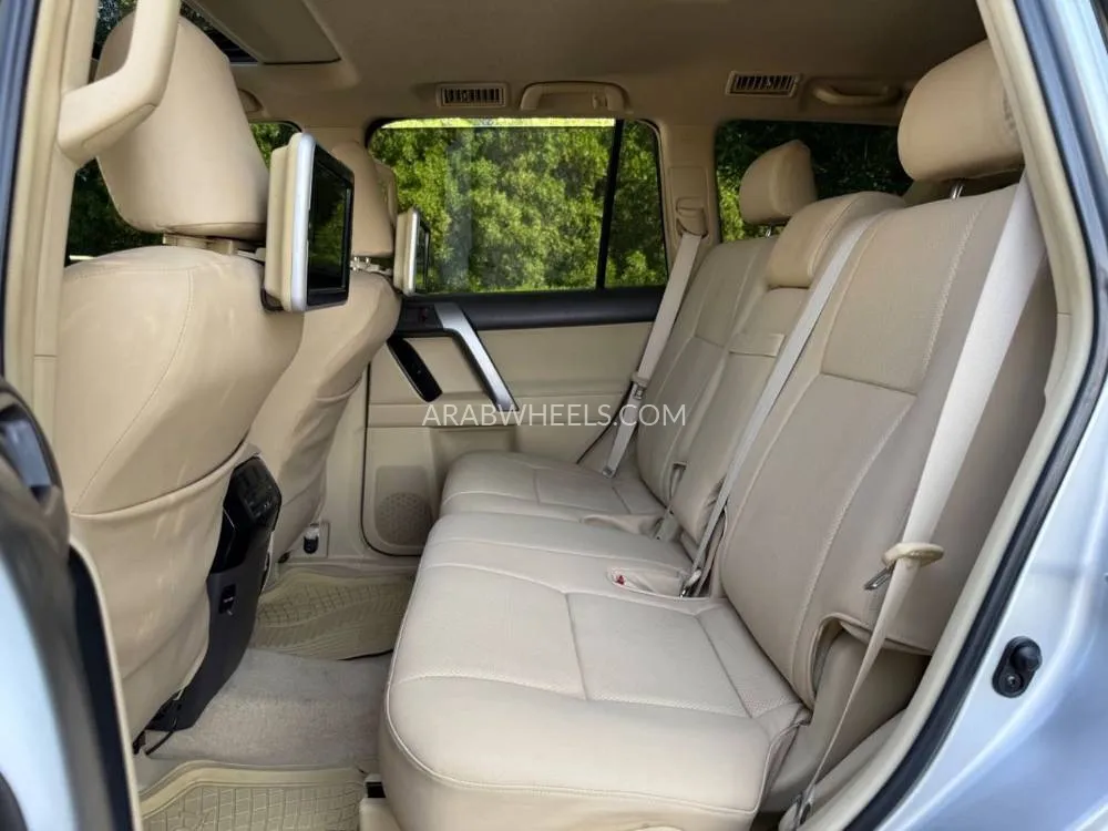 Toyota Land Cruiser Prado 2016 for Sale in Sharjah Image-15