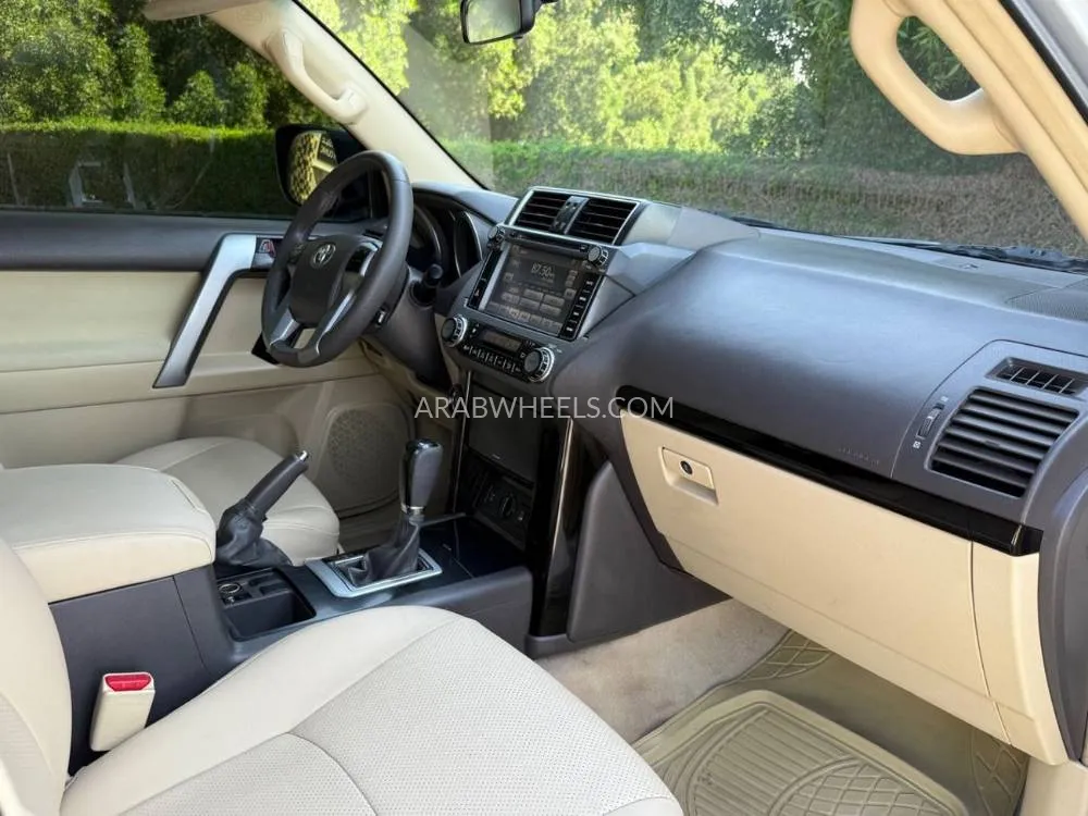Toyota Land Cruiser Prado 2016 for Sale in Sharjah Image-17