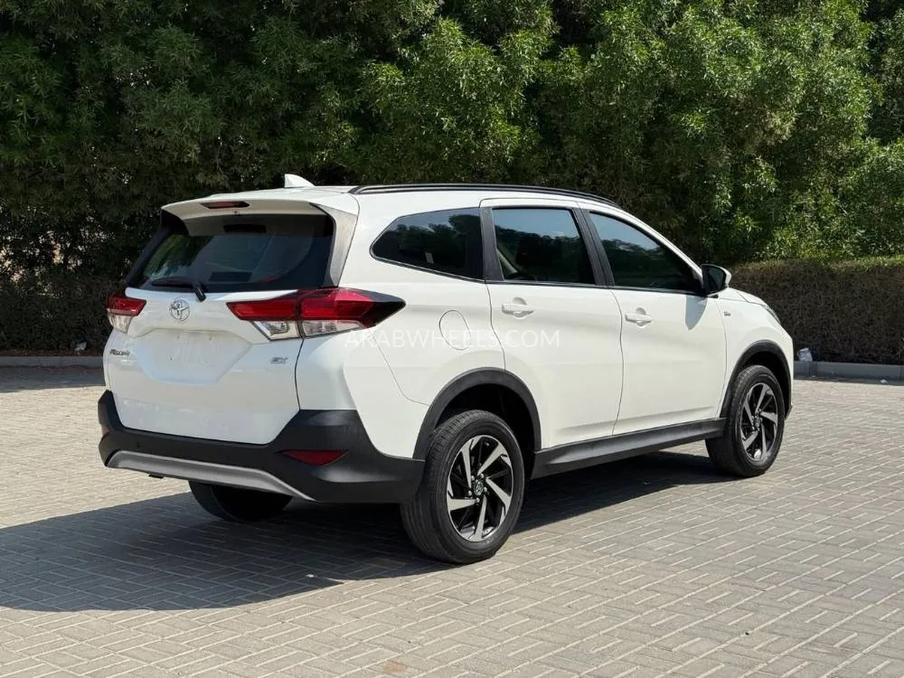 Toyota Rush 2023 for Sale in Sharjah Image-3