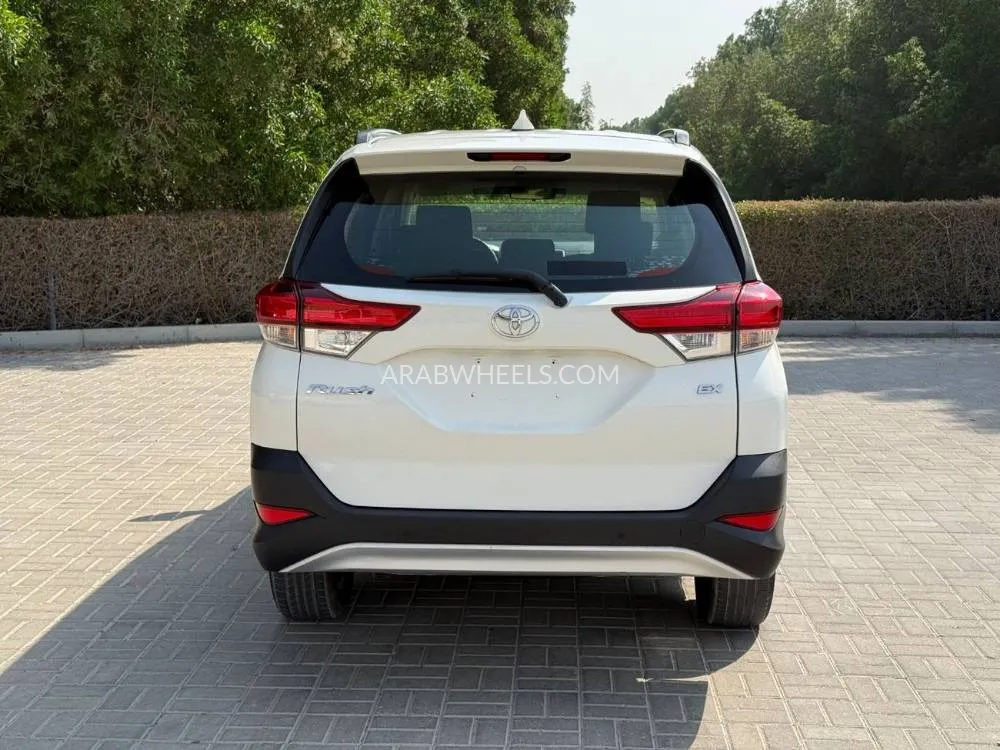 Toyota Rush 2023 for Sale in Sharjah Image-5