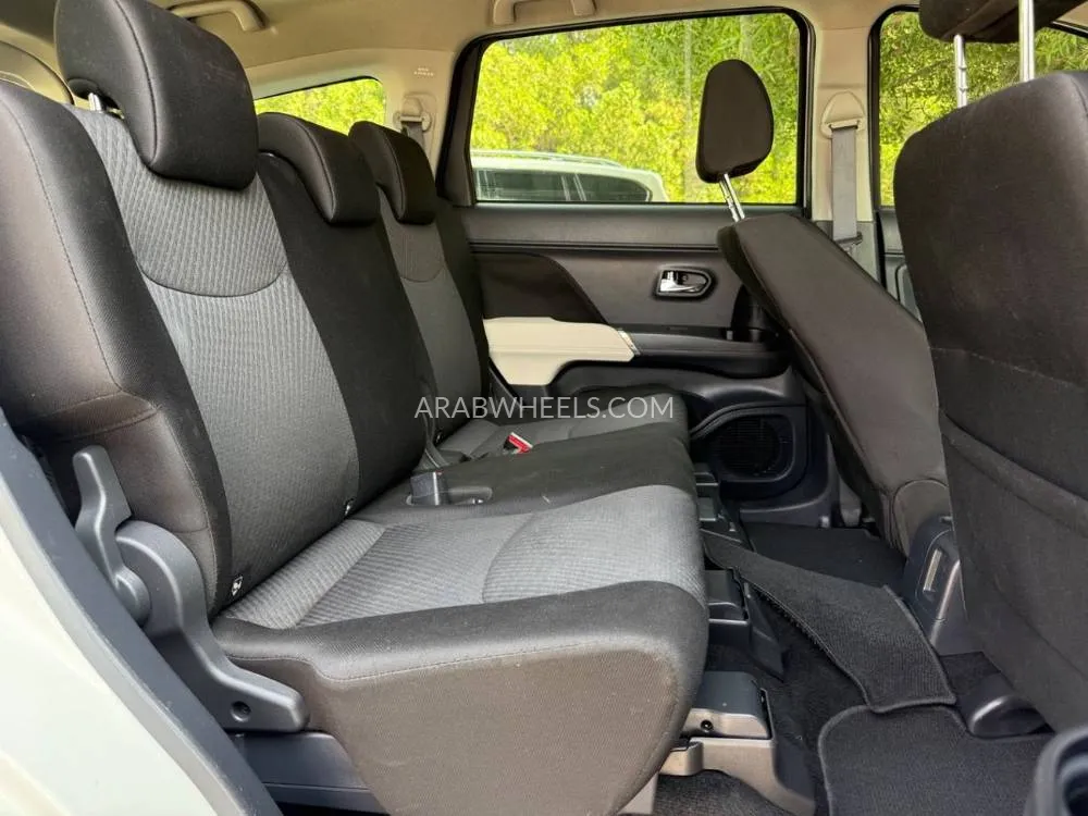 Toyota Rush 2023 for Sale in Sharjah Image-19