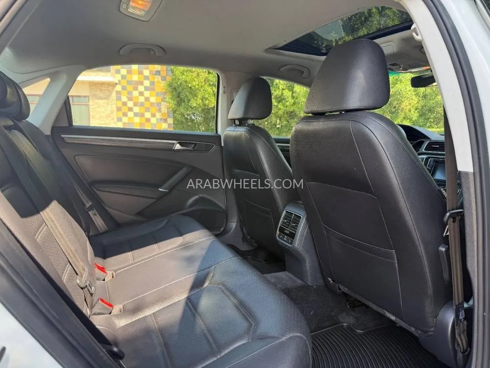 Volkswagen Passat 2018 for Sale in Sharjah Image-13