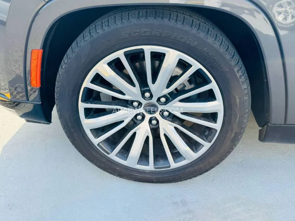 Jeep Grand Wagoneer 2023 for Sale in Dubai Image-17