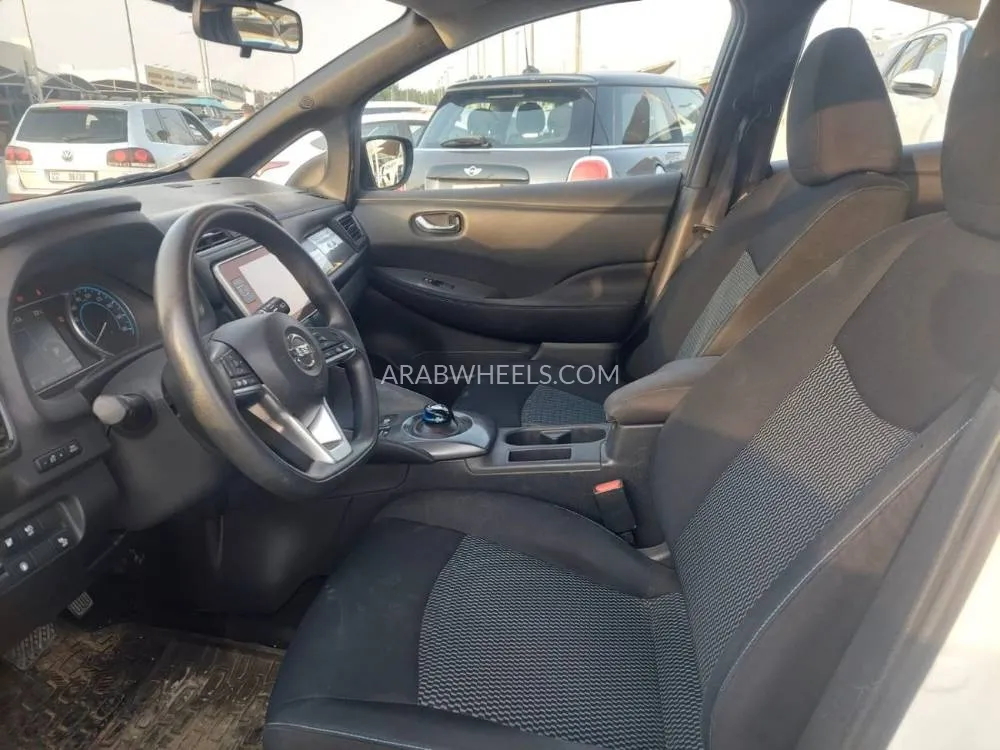 Nissan Leaf 2020 for Sale in Ajman Image-7