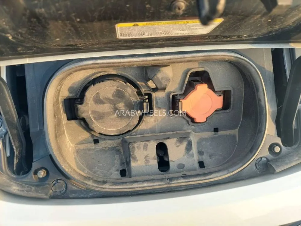 Nissan Leaf 2020 for Sale in Ajman Image-11