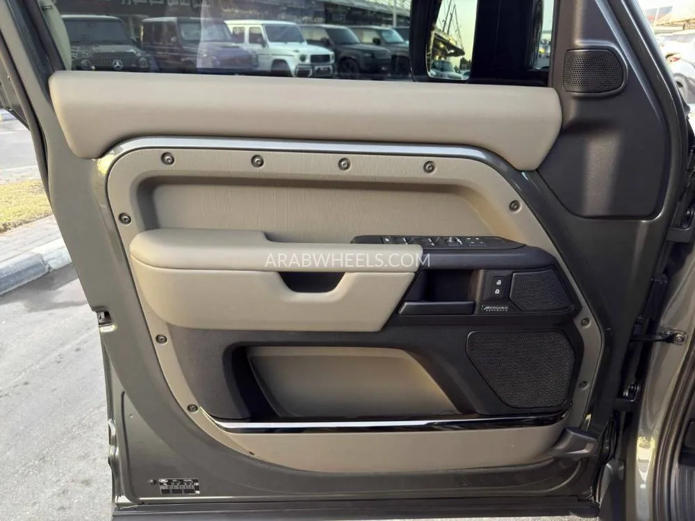 Land Rover Defender 2025 for Sale in Dubai Image-11