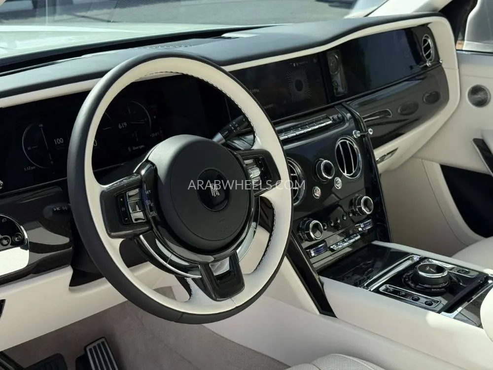 Rolls Royce Cullinan 2025 for Sale in Dubai Image-7
