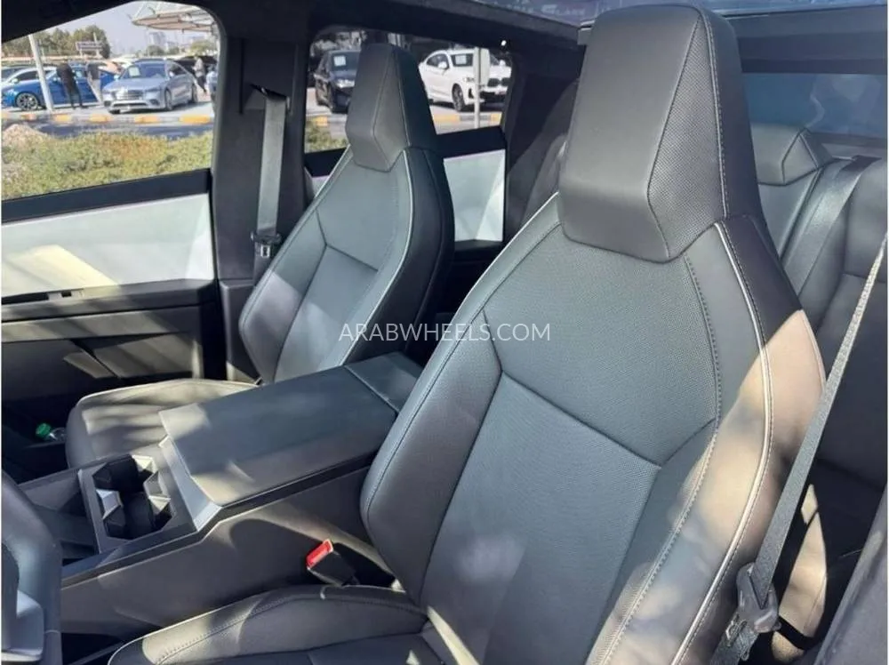 Tesla Cybertruck 2024 for Sale in Dubai Image-6