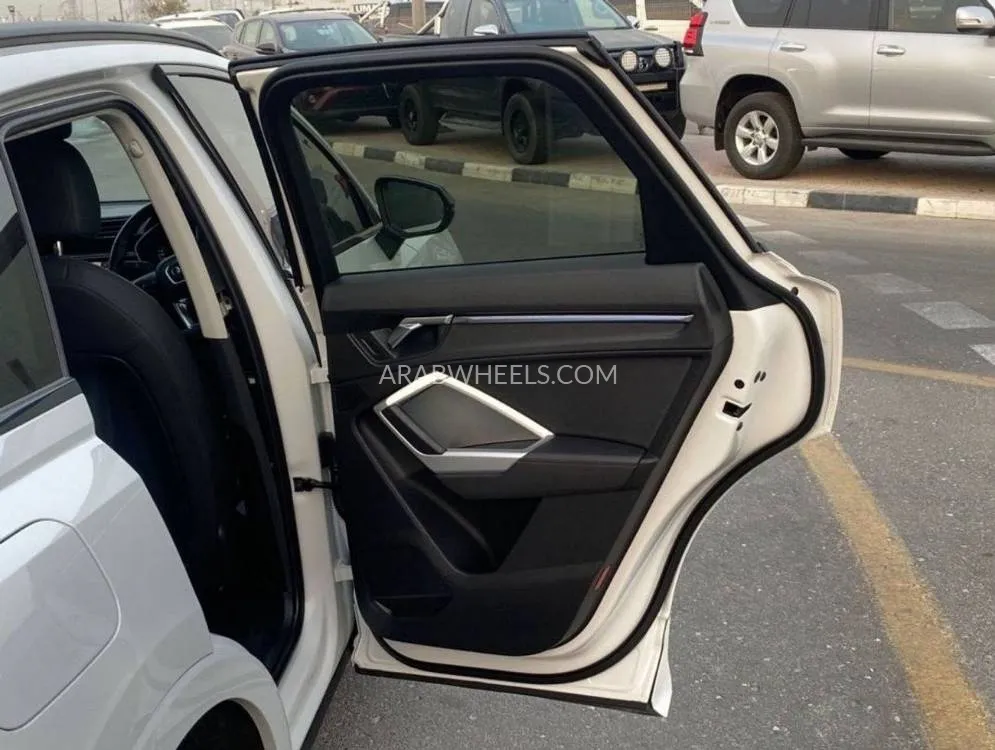 Audi Q3 2020 for Sale in Dubai Image-6