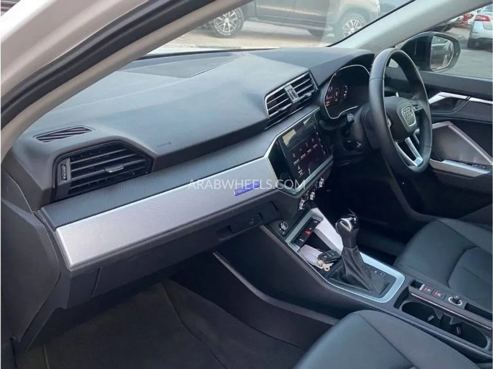 Audi Q3 2020 for Sale in Dubai Image-12