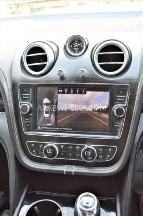 Bentley Bentayga 2017 for Sale in Dubai Image-11