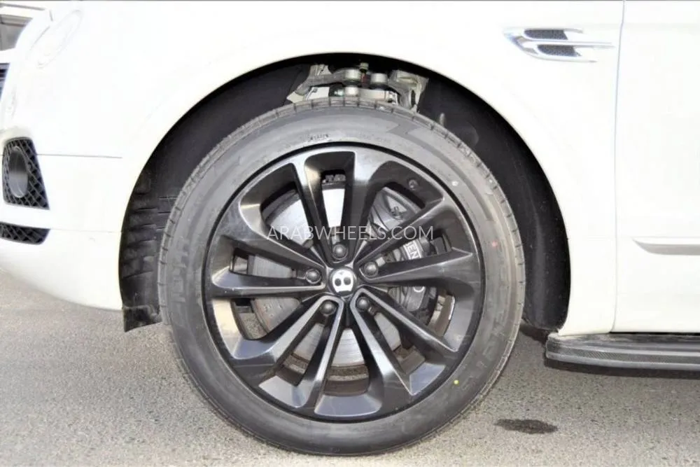 Bentley Bentayga 2017 for Sale in Dubai Image-15