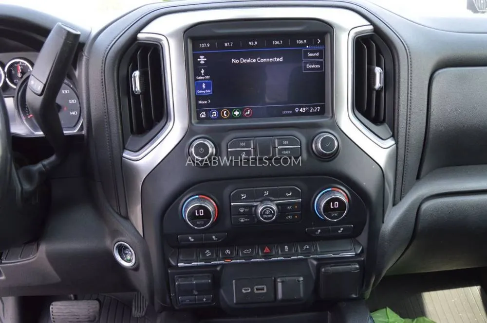 Chevrolet Silverado 2020 for Sale in Dubai Image-12