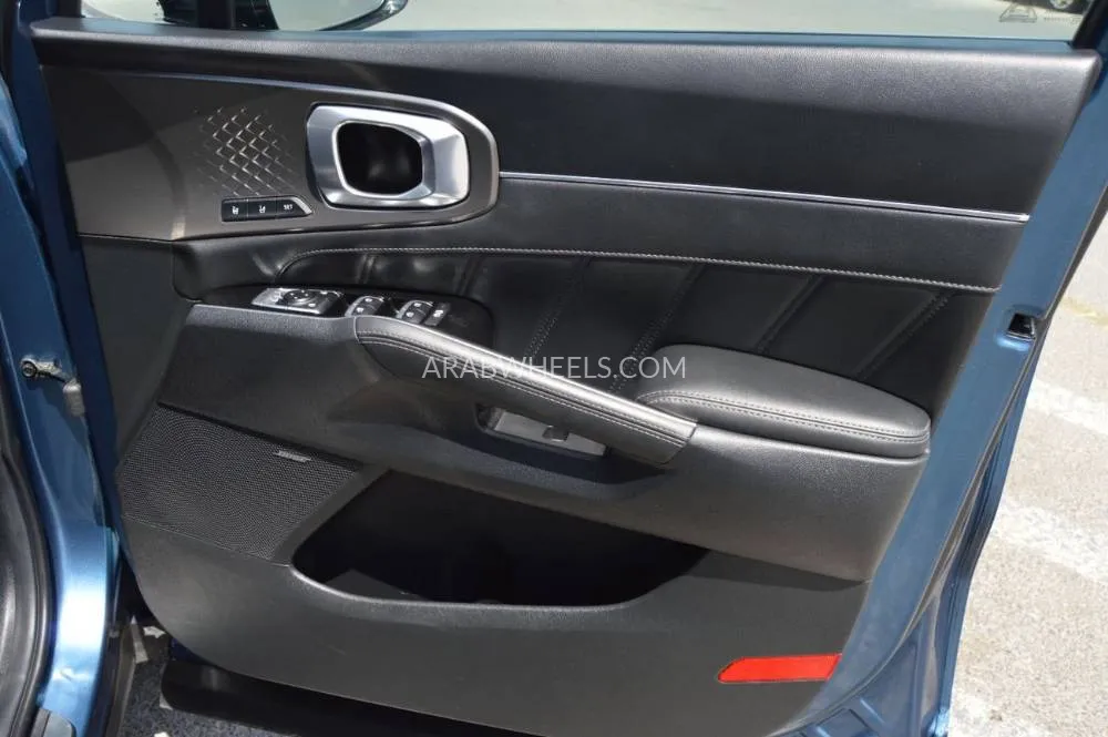 Kia Sorento 2022 for Sale in Dubai Image-17