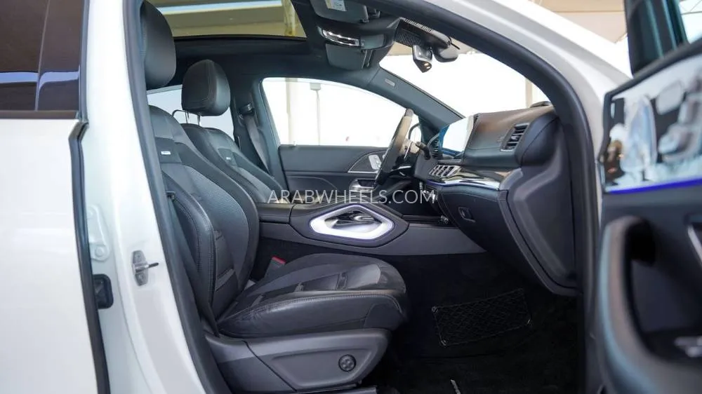 Mercedes Benz GLE Class 2020 for Sale in Dubai Image-12