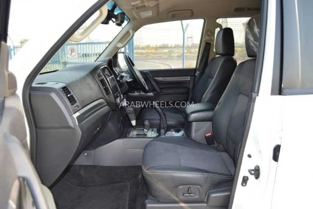 Mitsubishi Pajero 2020 for Sale in Dubai Image-14