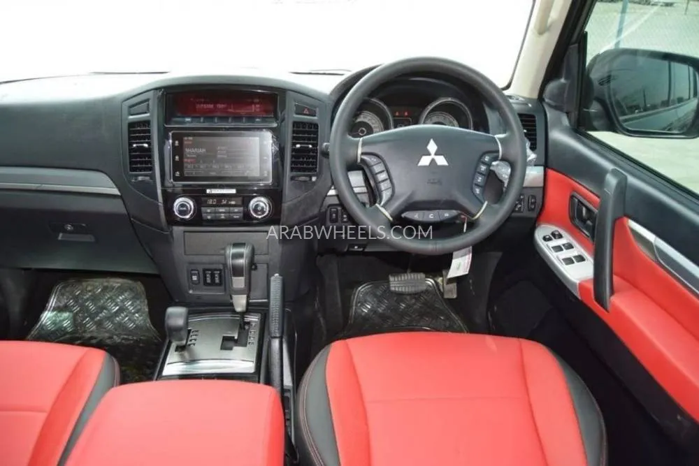 Mitsubishi Pajero 2020 for Sale in Dubai Image-13