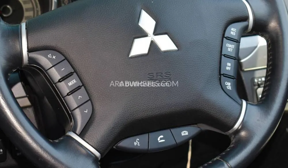 Mitsubishi Pajero 2021 for Sale in Dubai Image-10
