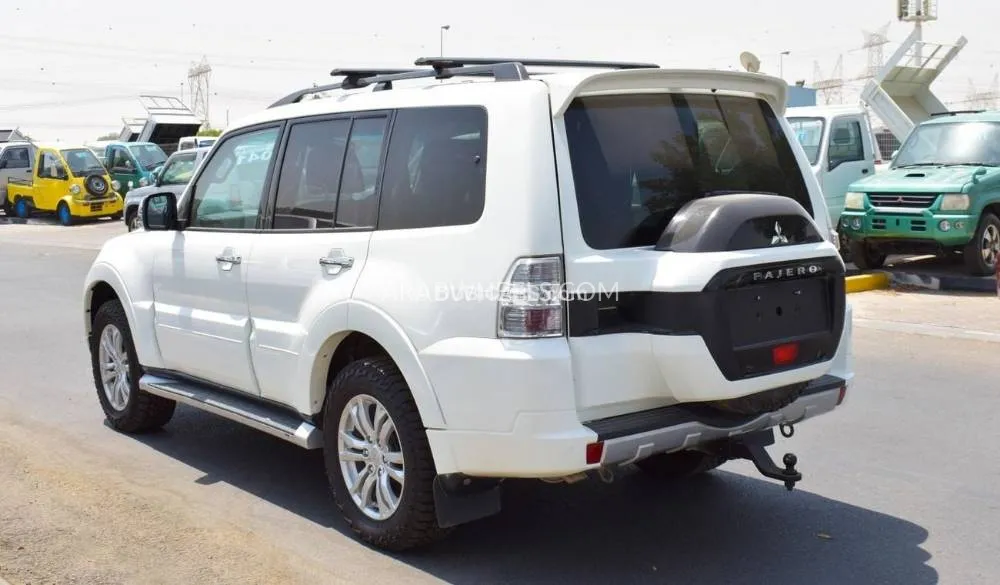 Mitsubishi Pajero 2021 for Sale in Dubai Image-14