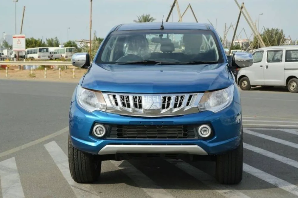 Mitsubishi Triton 2019 for Sale in Dubai Image-3