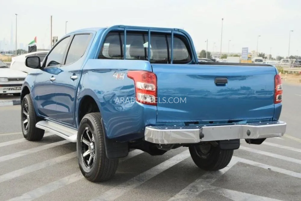 Mitsubishi Triton 2019 for Sale in Dubai Image-7
