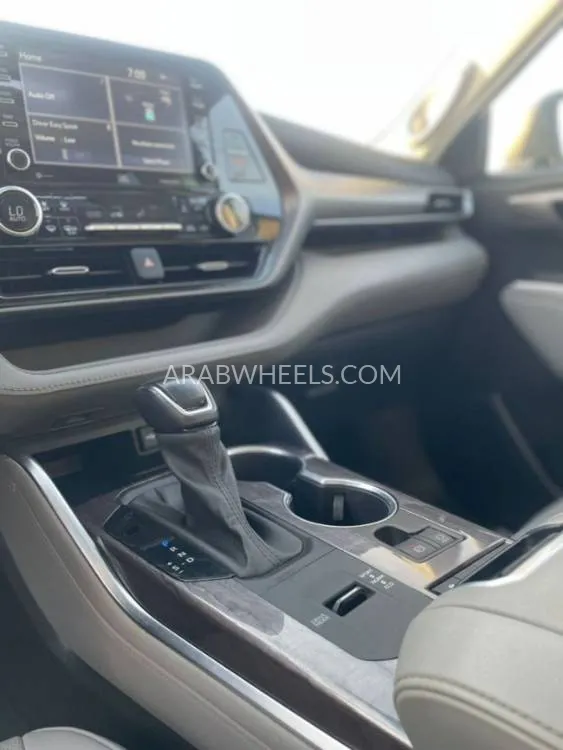 Toyota Grand Highlander 2021 for Sale in Dubai Image-13
