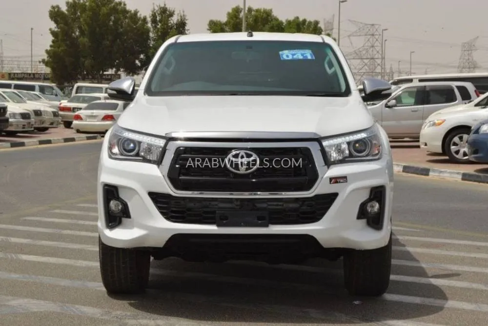 Toyota Hilux 2017 for Sale in Dubai Image-2