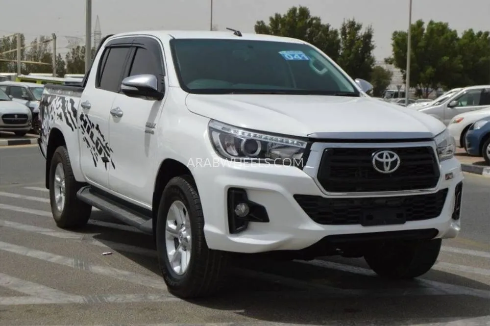 Toyota Hilux 2017 for Sale in Dubai Image-3