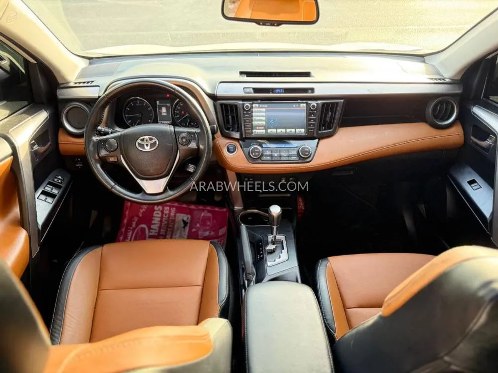 Toyota Rav4 2018 for Sale in Dubai Image-10