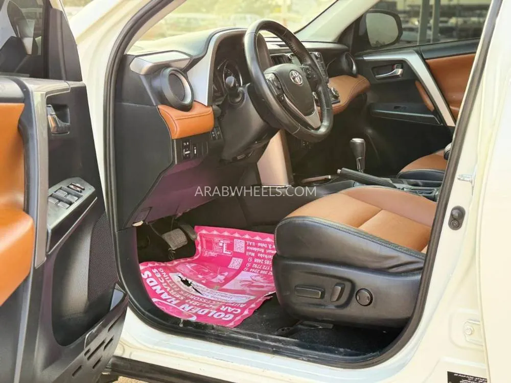 Toyota Rav4 2018 for Sale in Dubai Image-11