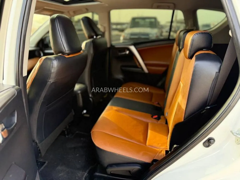 Toyota Rav4 2018 for Sale in Dubai Image-15