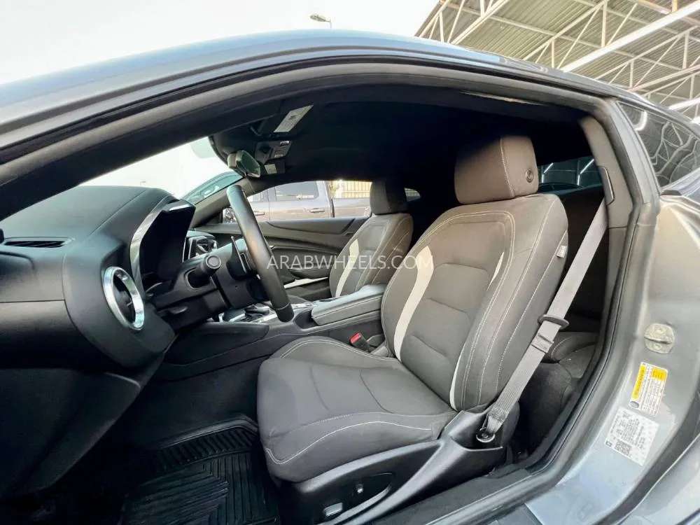 Chevrolet Camaro 2021 for Sale in Ajman Image-9