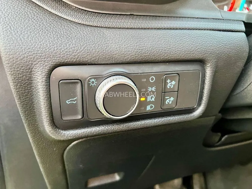 Ford Explorer 2020 for Sale in Ajman Image-19