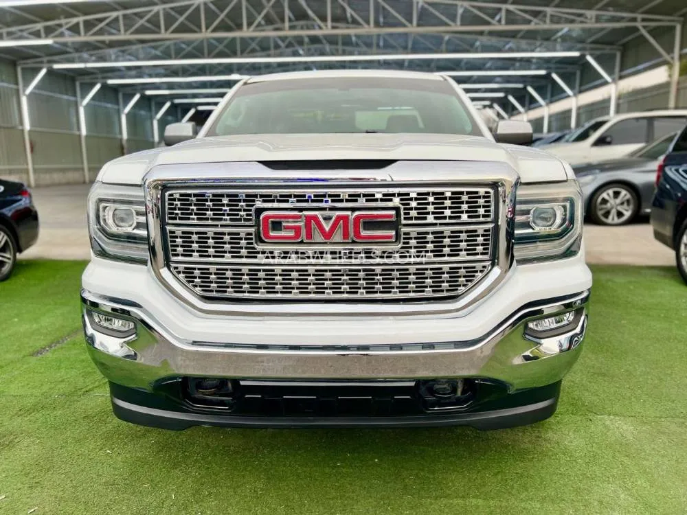 GMC Sierra 2019 for Sale in Ajman Image-7