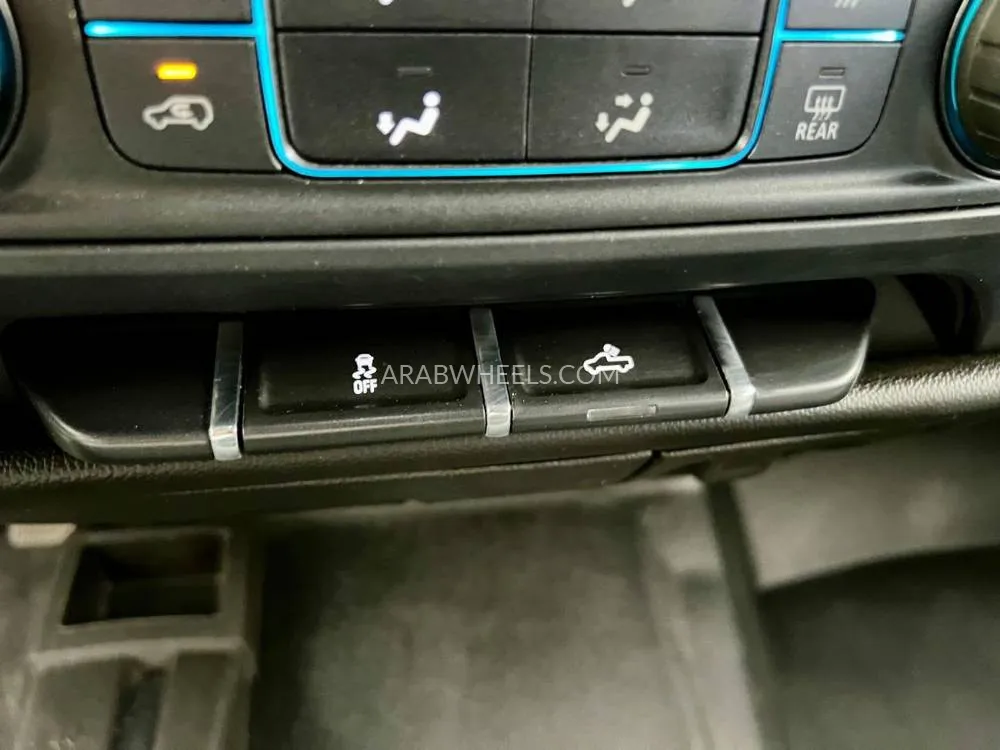 GMC Sierra 2019 for Sale in Ajman Image-10