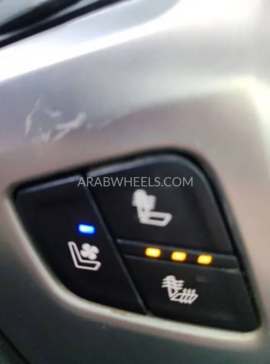 GMC Sierra 2018 for Sale in Ajman Image-9