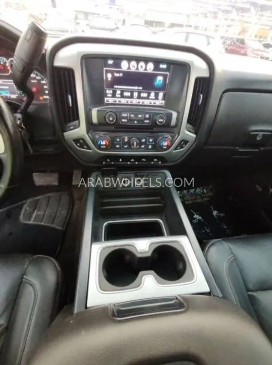 GMC Sierra 2018 for Sale in Ajman Image-14