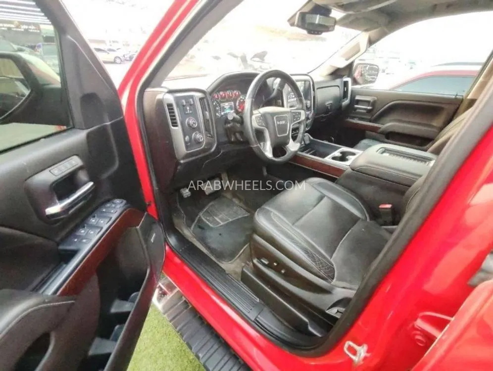 GMC Sierra 2018 for Sale in Ajman Image-16