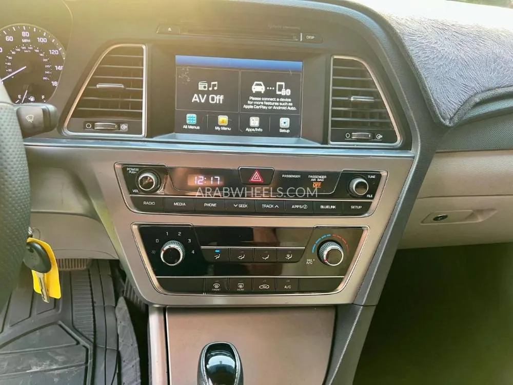 Hyundai Sonata 2016 for Sale in Ajman Image-9