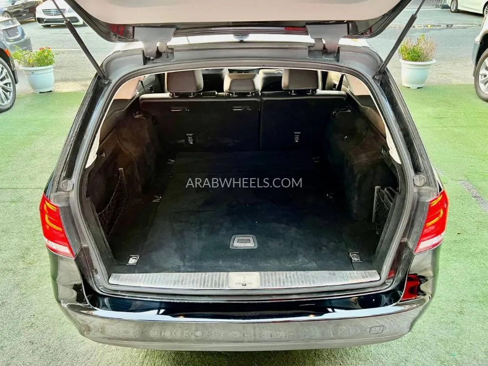 مرسيدس بنز كلاس E 2016 for Sale in عجمان Image-12