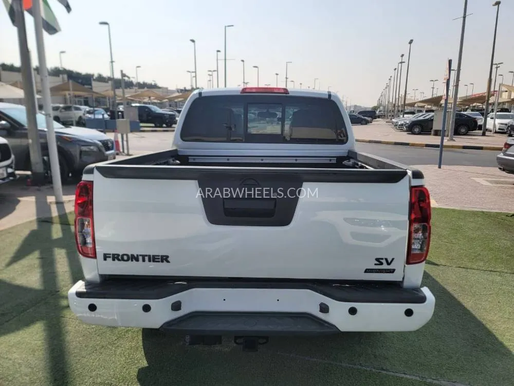 Nissan Frontier 2019 for Sale in Ajman Image-5