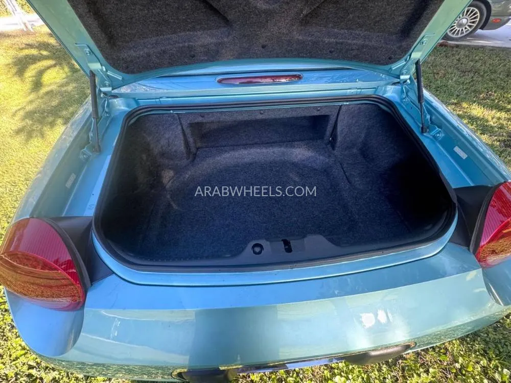 Ford Thunderbird 2002 for Sale in Dubai Image-10