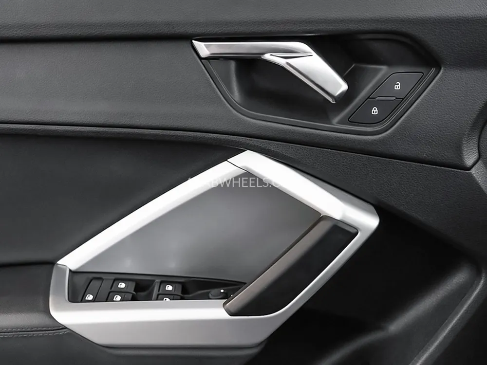 Audi Q3 2021 for Sale in Dubai Image-10